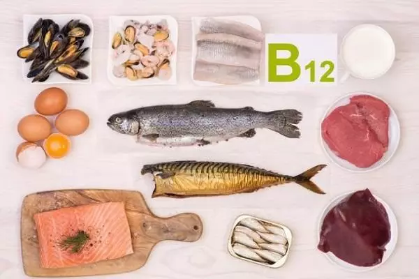 niedobór witaminy B12