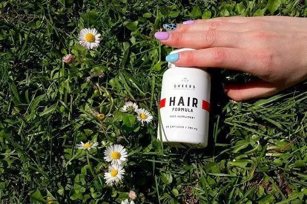 rozdwajanie paznokci